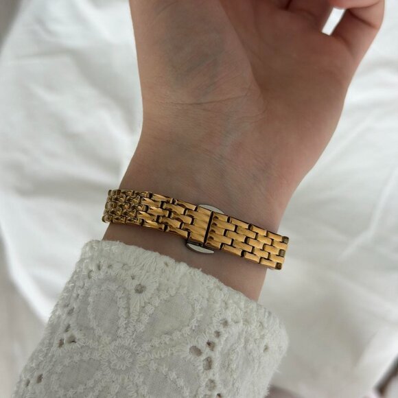 SKU:0489 cute gold white mini watch + in a gift box/bag the size is adjustable - Picture 2 of 5